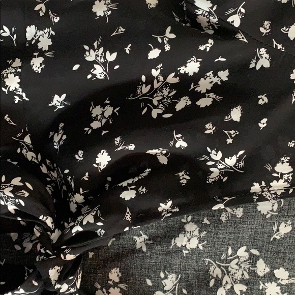 Floral tie front top - Picture 4 of 4